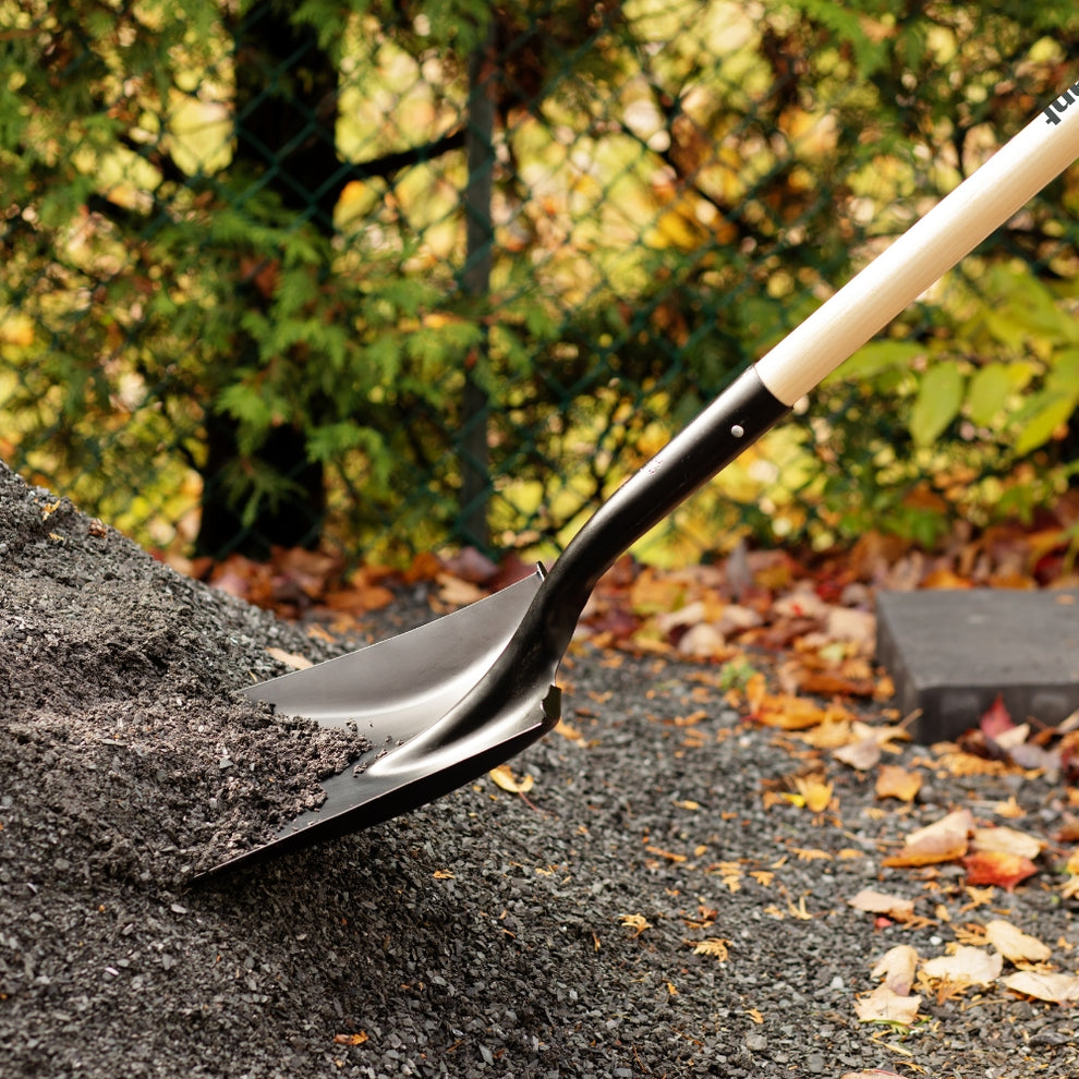 Bêche de jardin, manche en bois