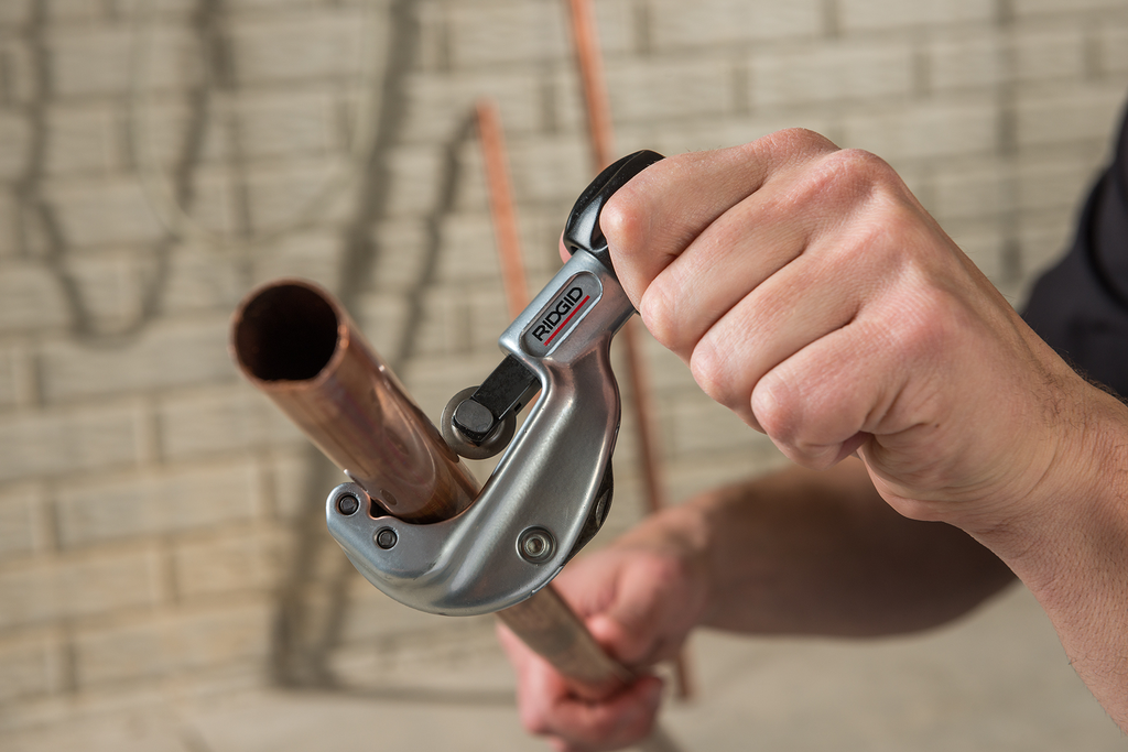 150 Constant Swing Tubing Cutter with Heavy-Duty Wheel