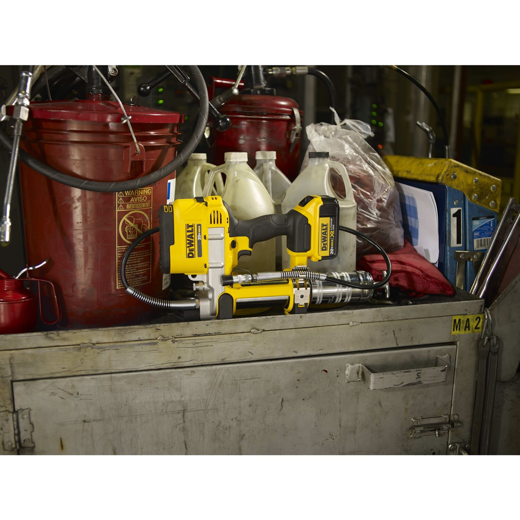 DeWalt 20V Max Cordless Grease Gun Kit