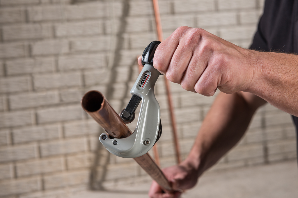 150 Constant Swing Tubing Cutter with Heavy-Duty Wheel