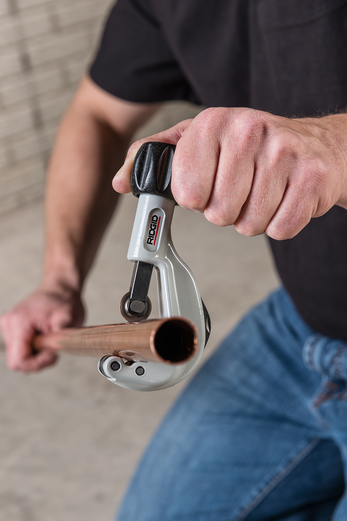 150 Constant Swing Tubing Cutter with Heavy-Duty Wheel