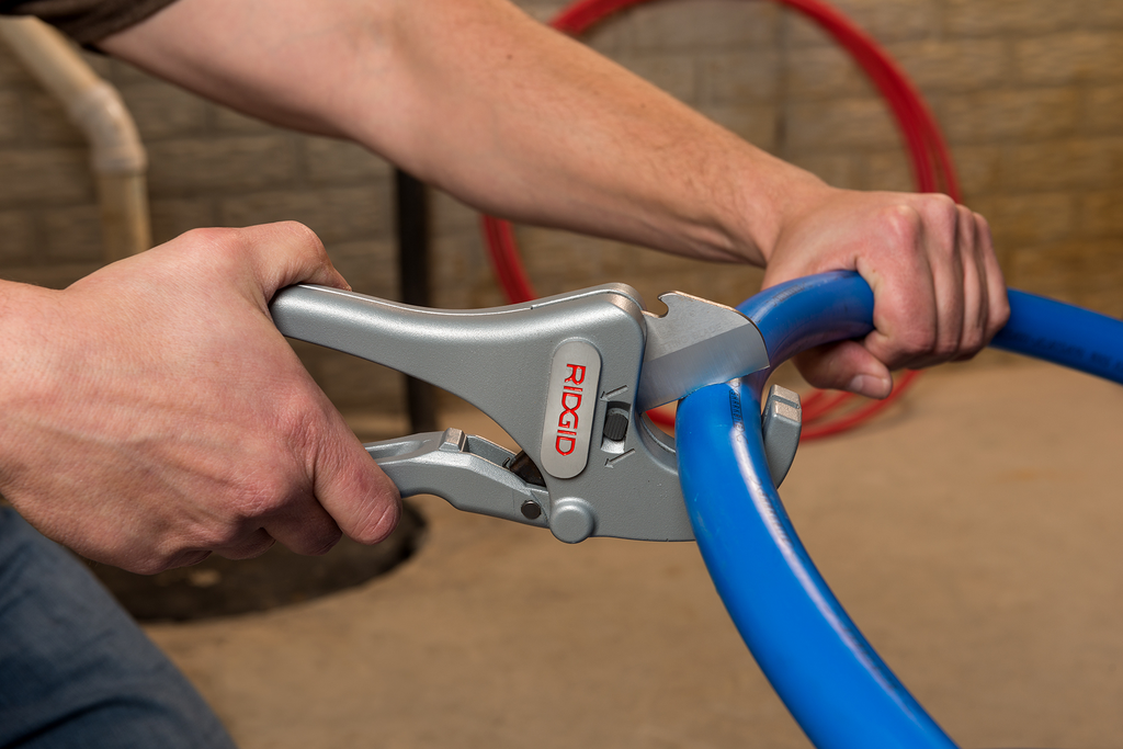 RC-2375 Ratchet Action Plastic Pipe & Tubing Cutter