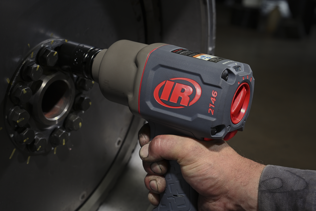 3/4" Air Impact Wrench Quiet 2,000 Ft-Lbs Nut-Busting Torque Maintenance Duty Pistol Grip