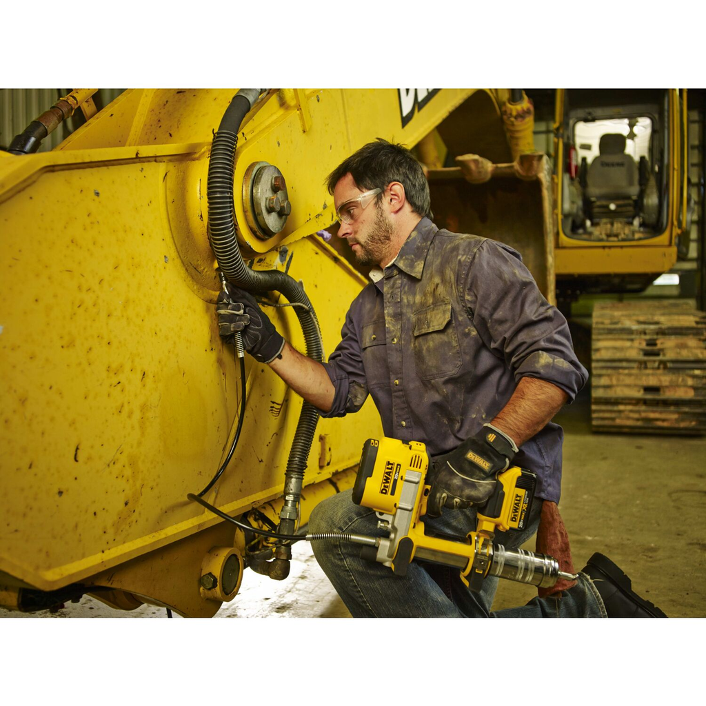 DeWalt 20V Max Cordless Grease Gun Kit