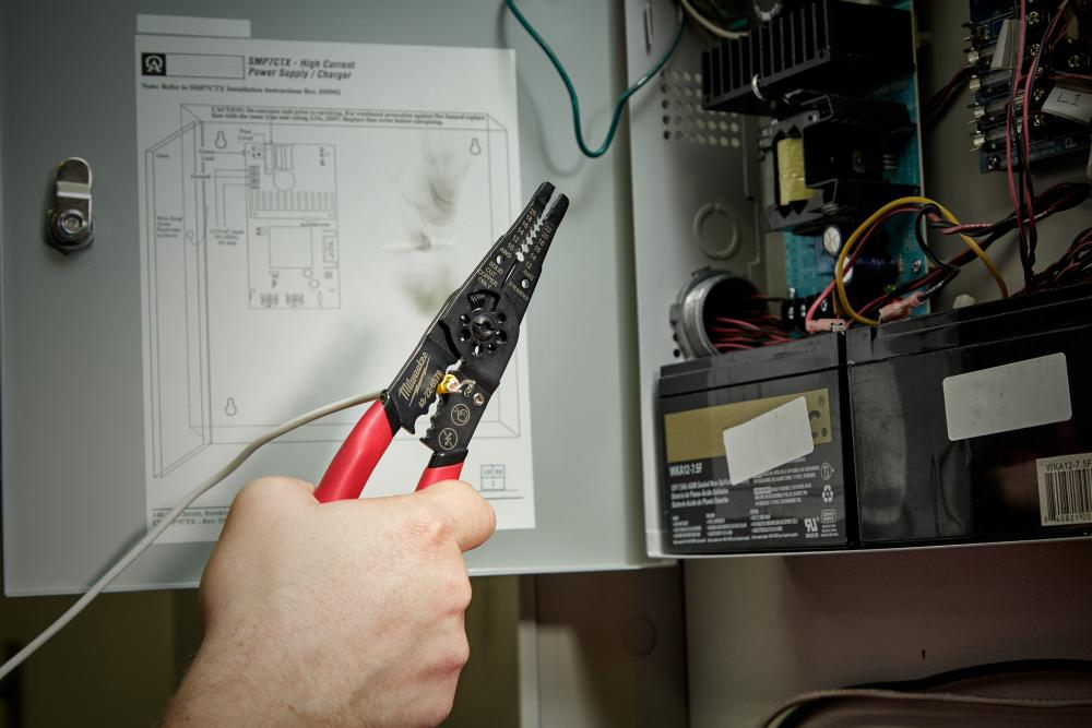 MULTI PURPOSE PLIERS