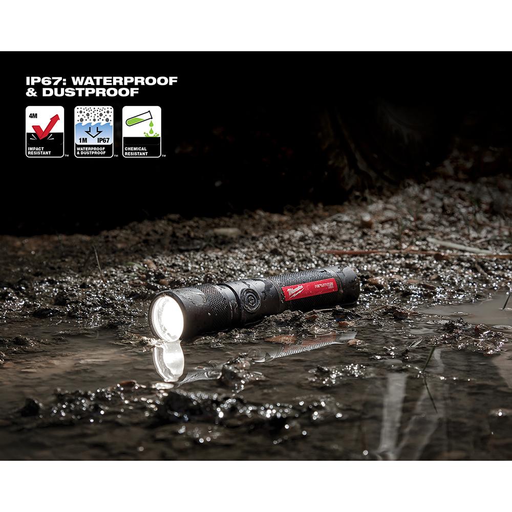 1100L Twist Focus Flashlight