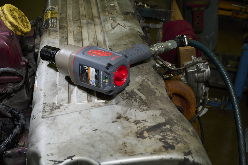 3/4" Air Impact Wrench Quiet 2,000 Ft-Lbs Nut-Busting Torque Maintenance Duty Pistol Grip