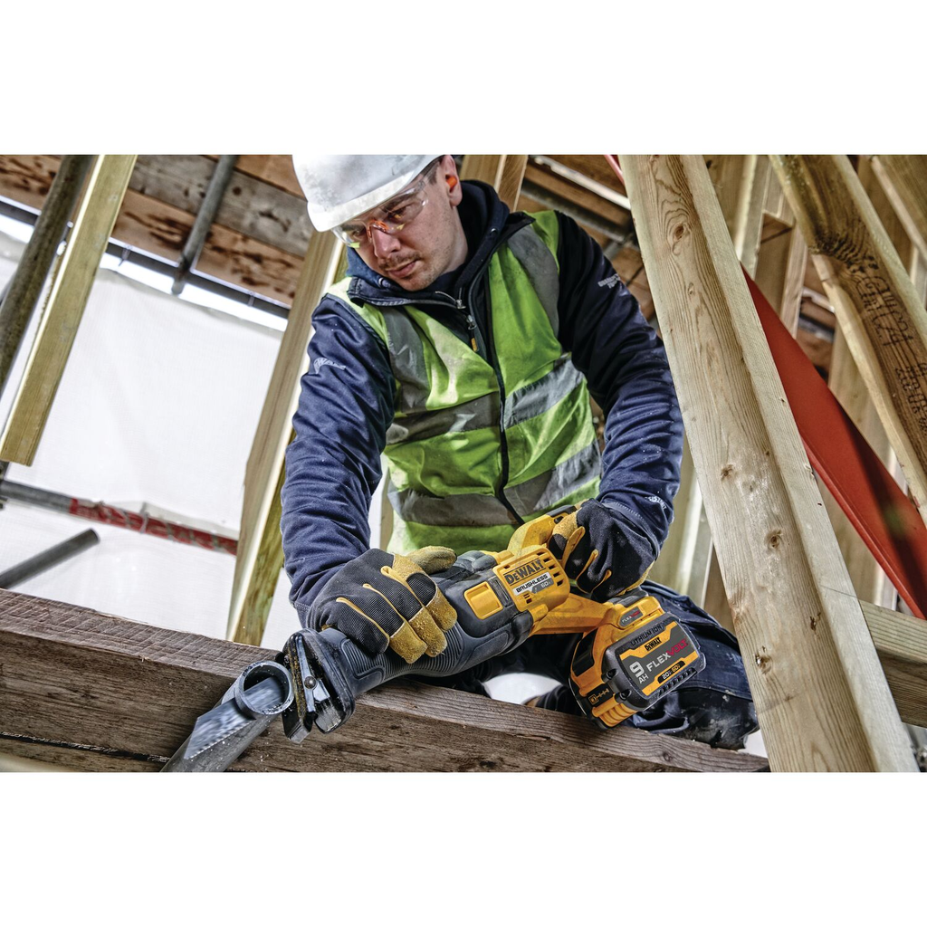 DEWALT FLEXVOLT 60V MAX* Brushless Cordless Reciprocating Saw Kit