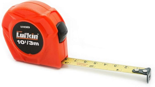 Le ruban à mesurer à retour de puissance Crescent Lufkin L610CMEN est doté d'une lame compacte de 1/2" de large avec des mesures doubles SAE et métriques, ce qui le rend idéal pour une variété de projets. Le boîtier orange vif Hi-Viz® assure une gran