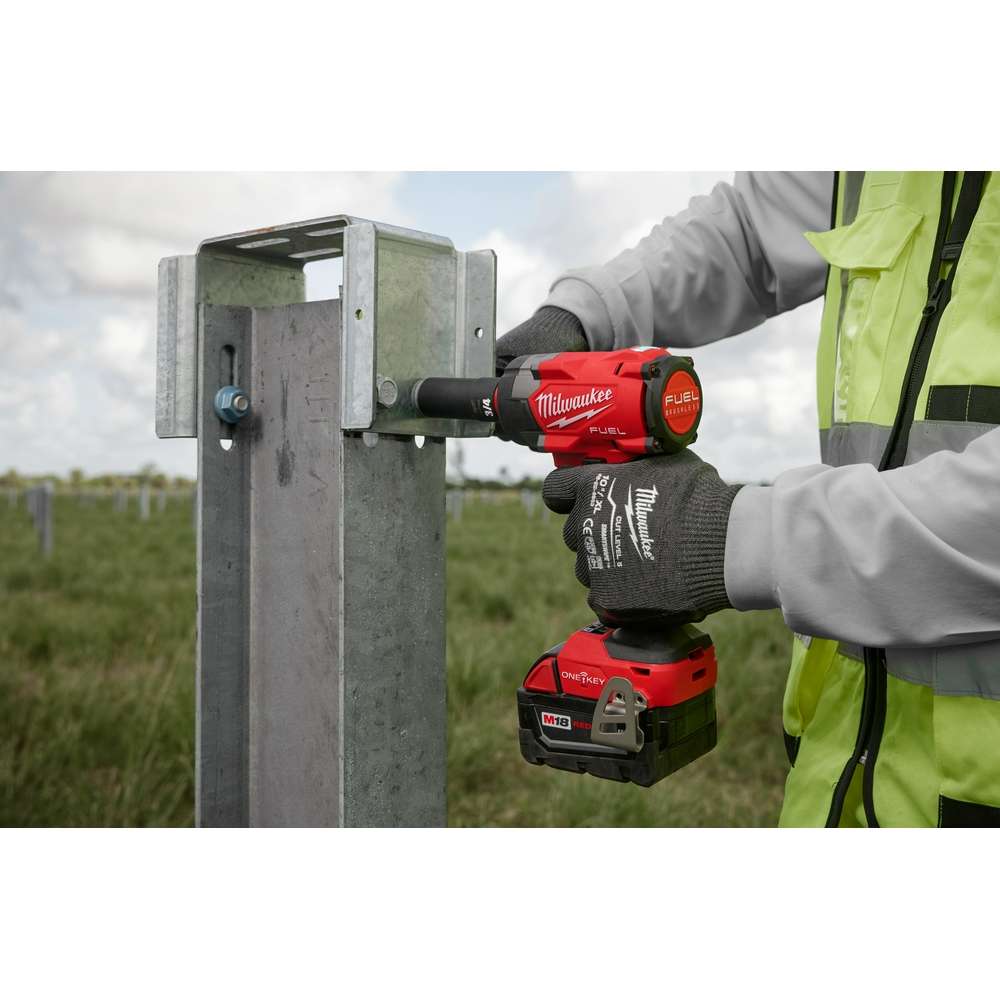 M18 FUEL™ 1/2" Controlled Torque Compact Impact Wrench w/ TORQUE-SENSE™, Pin Detent