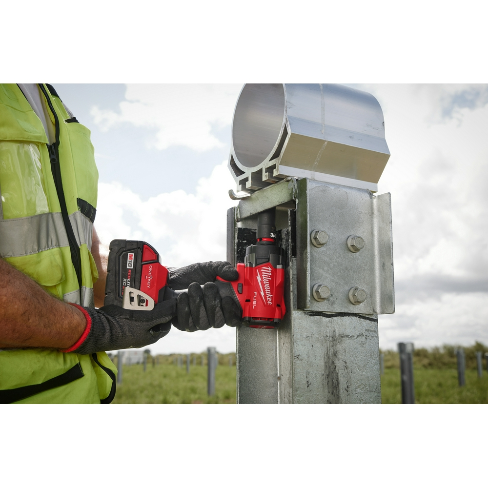 M18 FUEL™ 1/2" Controlled Torque Compact Impact Wrench w/ TORQUE-SENSE™, Pin Detent