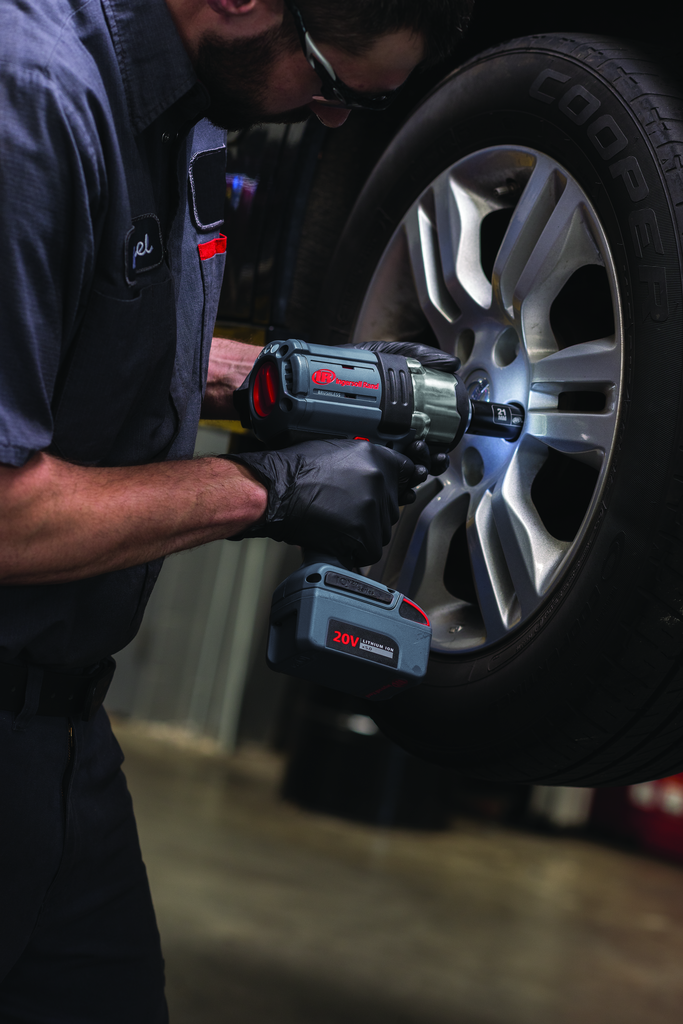 Cordless Impact Wrench Kit, 20V High Torque, 1/2 In, 1500 Ft-Lb, With 2 Batteries And Charger