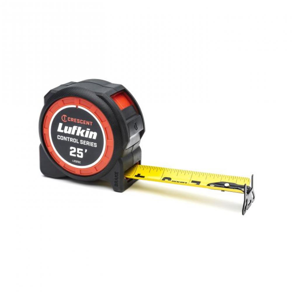 Le ruban à mesurer Crescent Lufkin Control Series est parfait pour les professionnels qui veulent un ruban à mesurer aussi performant qu'eux. Le ruban de 1-3/16" de large avec impression extra-large a 12 pieds de véritable dénivelé pour s'attaquer à 