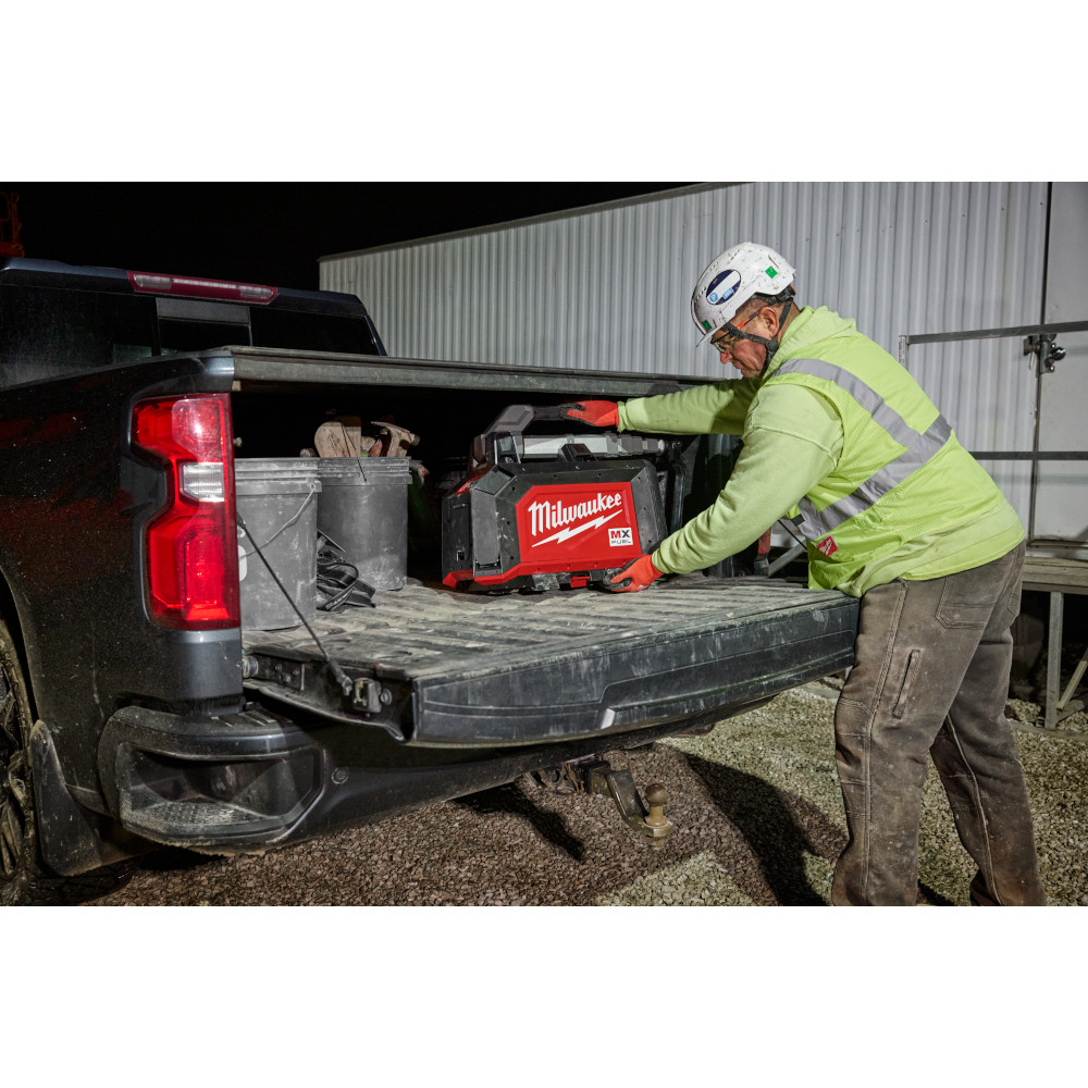 MX FUEL™ ROCKET™ Dual Power Compact Tower Light