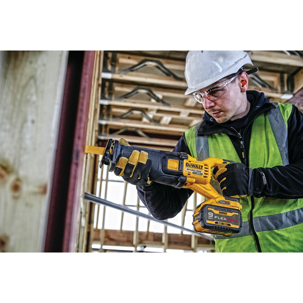 DEWALT FLEXVOLT 60V MAX* Brushless Cordless Reciprocating Saw Kit