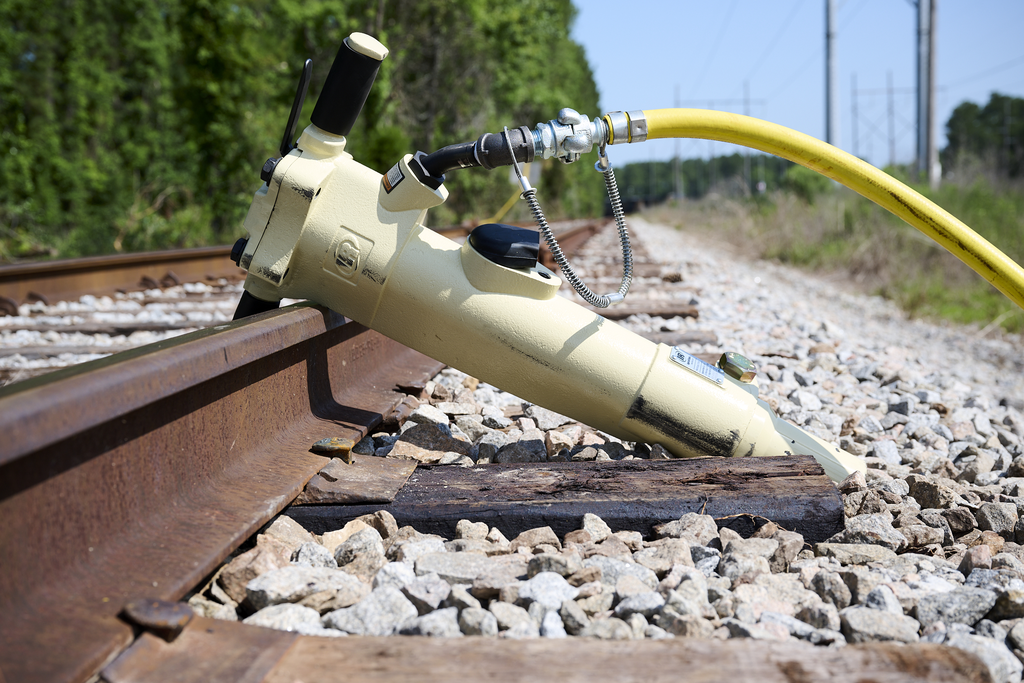 Spike Driver, 5.75 In Stroke, 1250 Bpm, 2.06 In Bore