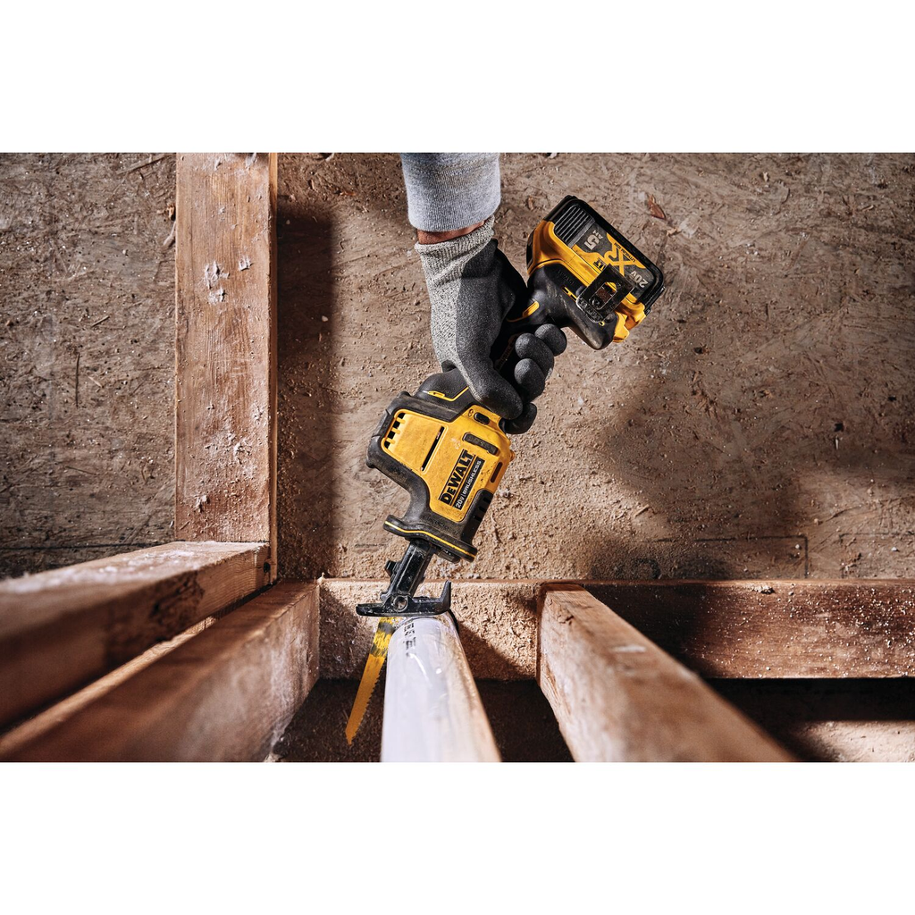 DEWALT ATOMIC 20V MAX* Cordless One-Handed Reciprocating Saw (Tool Only)